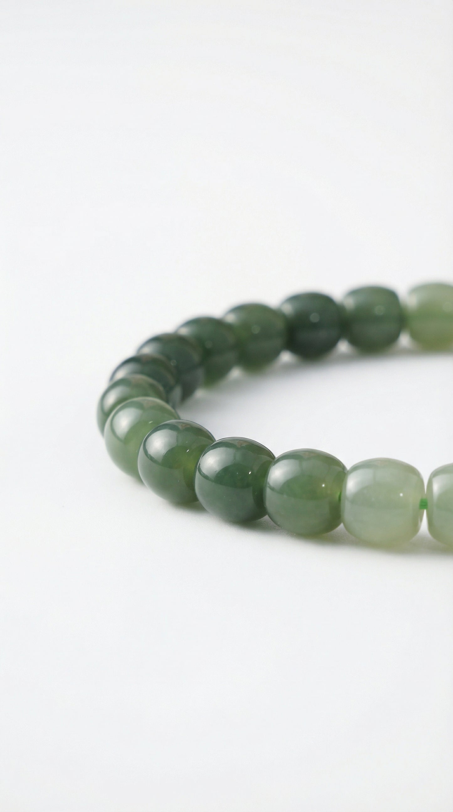 Gradient green jade bracelet
